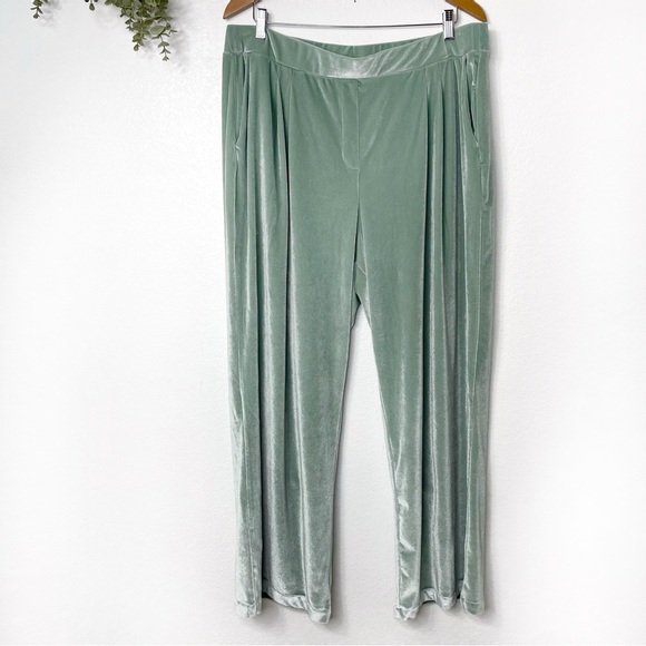 DENISE BIDOT x SONOMA •Velvet Wide-Leg Pants in Sage green - Picture 5 of 9